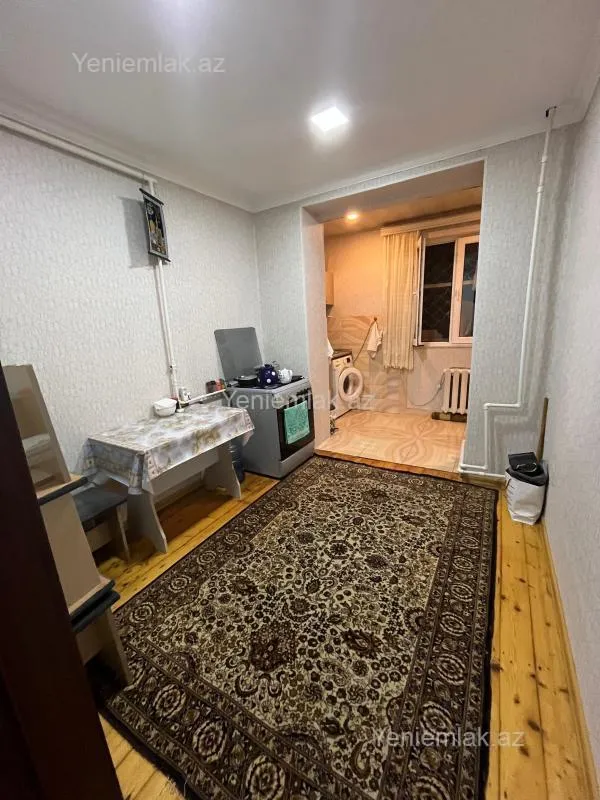 Satılır 2 otaqlı köhnə tikili 65 m²