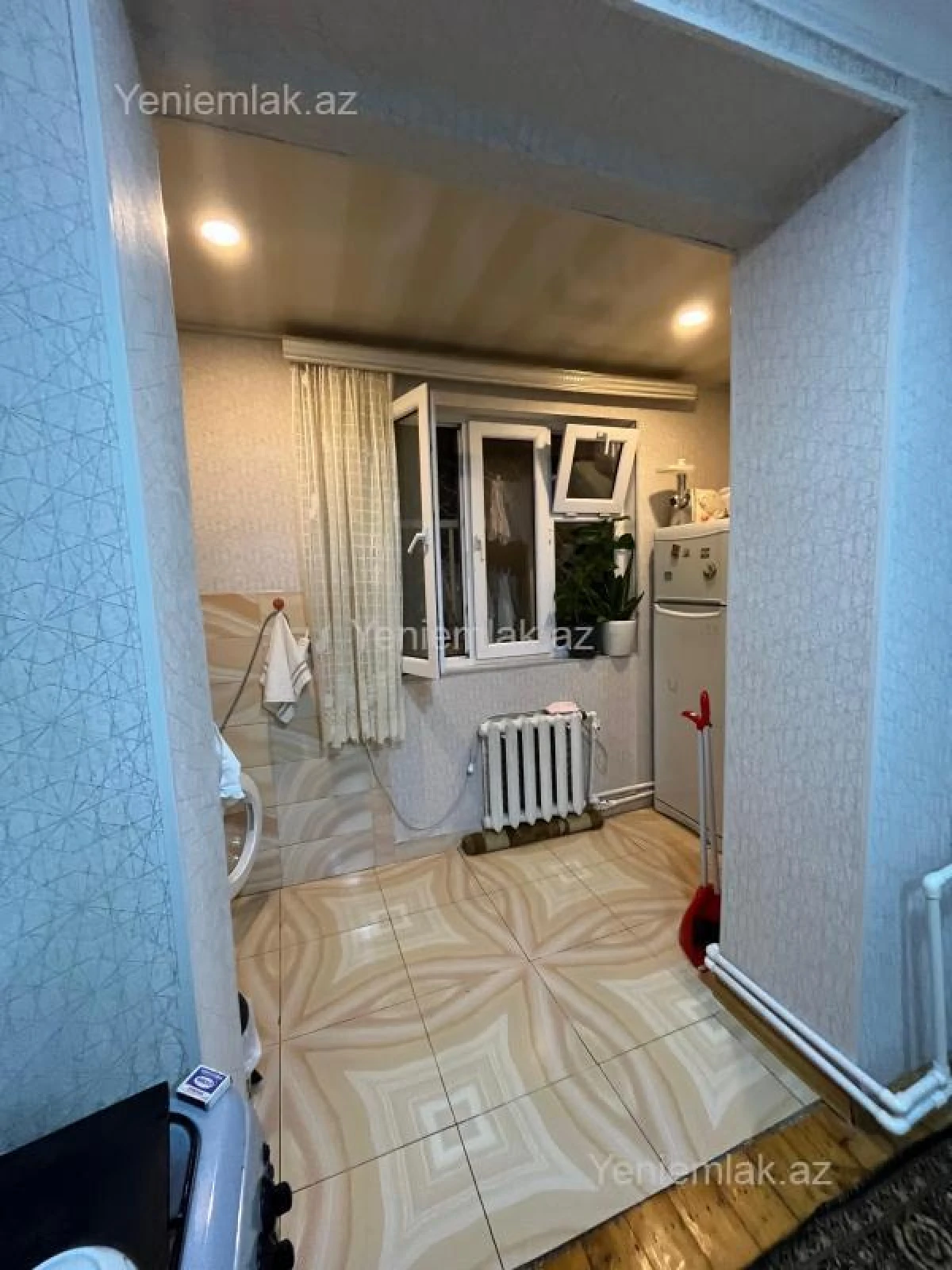 Satılır 2 otaqlı köhnə tikili 65 m²