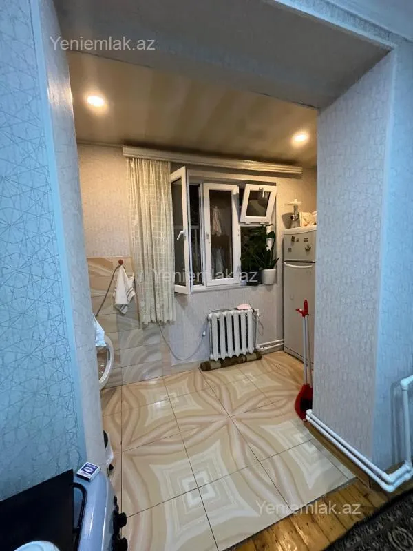 Satılır 2 otaqlı köhnə tikili 65 m²