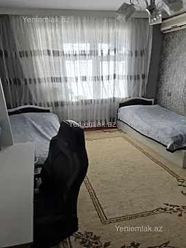 Satılır 4 otaqlı köhnə tikili 100 m²