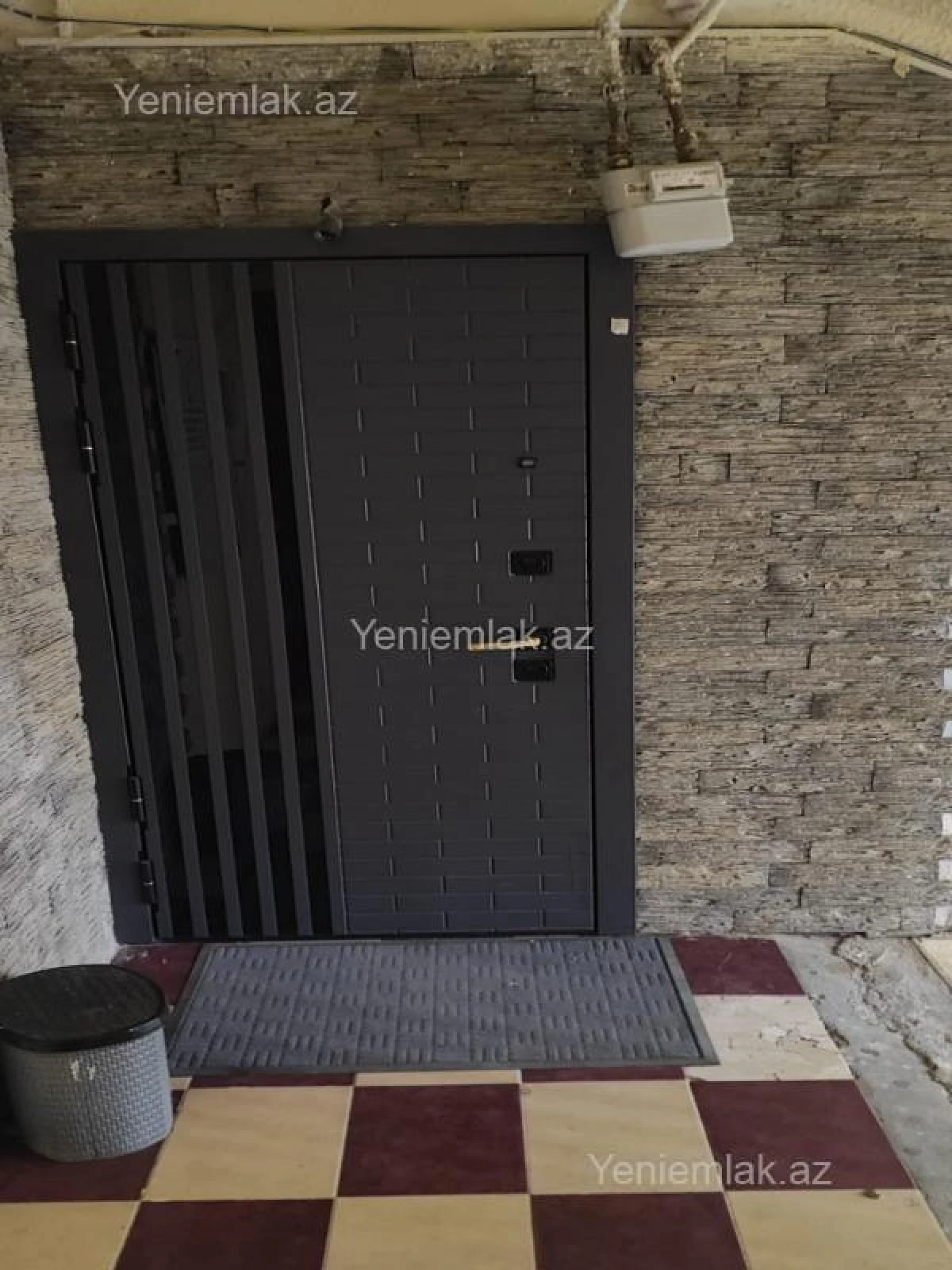 Satılır 4 otaqlı köhnə tikili 100 m²