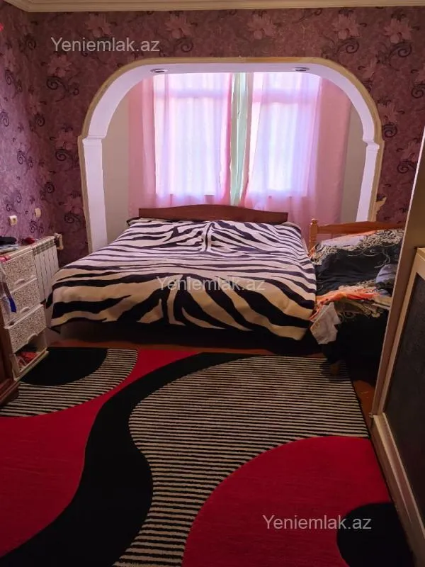 Satılır 4 otaqlı köhnə tikili 100 m²