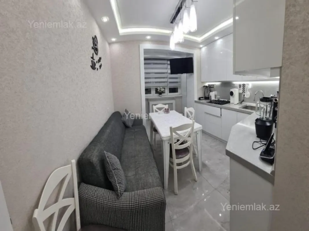 Satılır 3 otaqlı köhnə tikili 80 m²