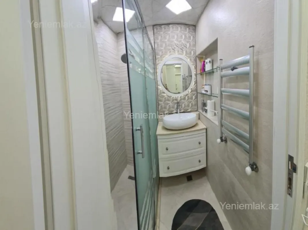 Satılır 3 otaqlı köhnə tikili 80 m²