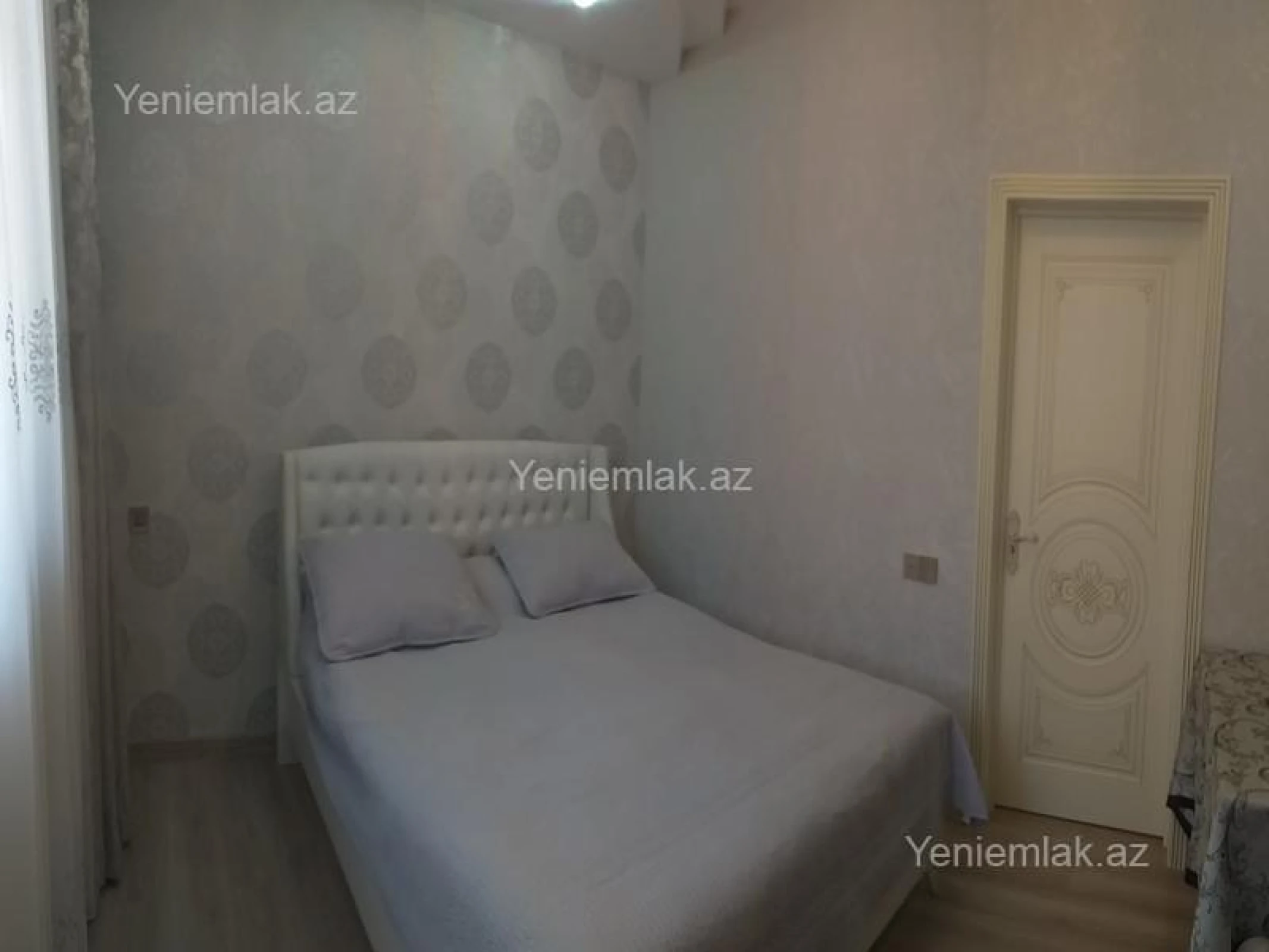 Satılır 5 otaqlı həyət evi 240 m²