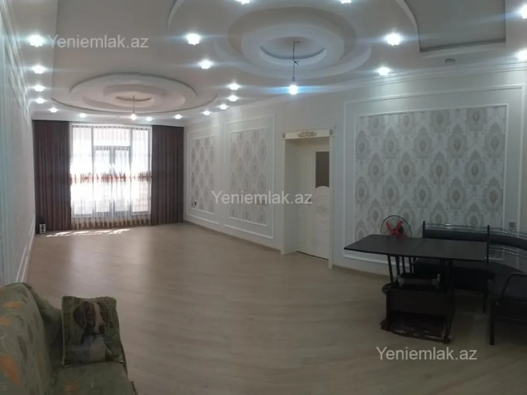 Satılır 5 otaqlı həyət evi 240 m²