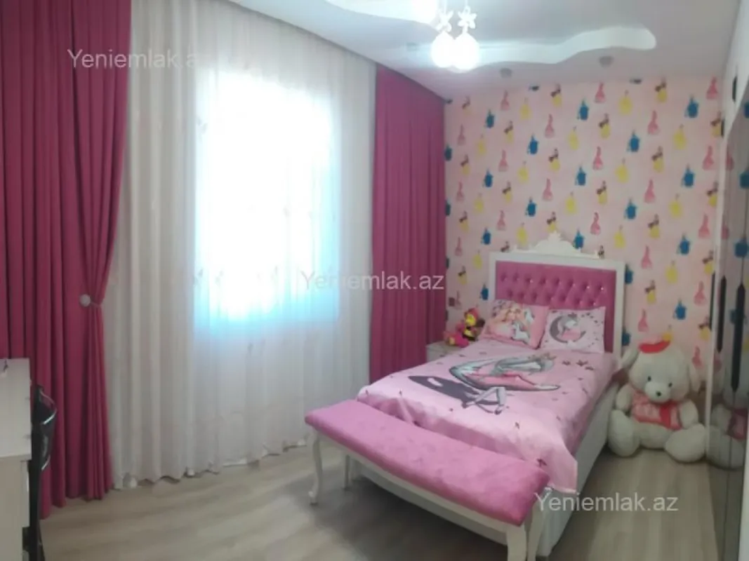 Satılır 5 otaqlı həyət evi 240 m²