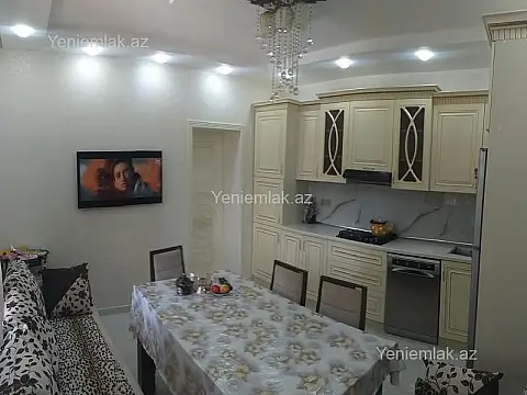 Satılır 5 otaqlı həyət evi 240 m²