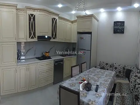 Satılır 5 otaqlı həyət evi 240 m²