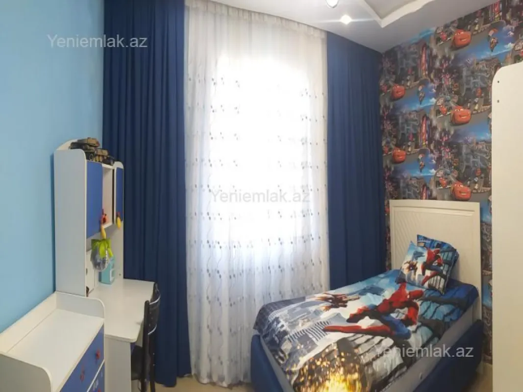 Satılır 5 otaqlı həyət evi 240 m²