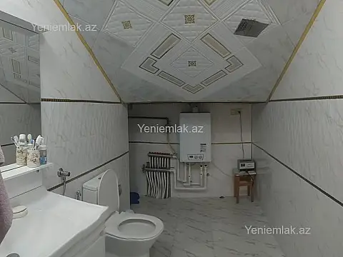Satılır 5 otaqlı həyət evi 240 m²