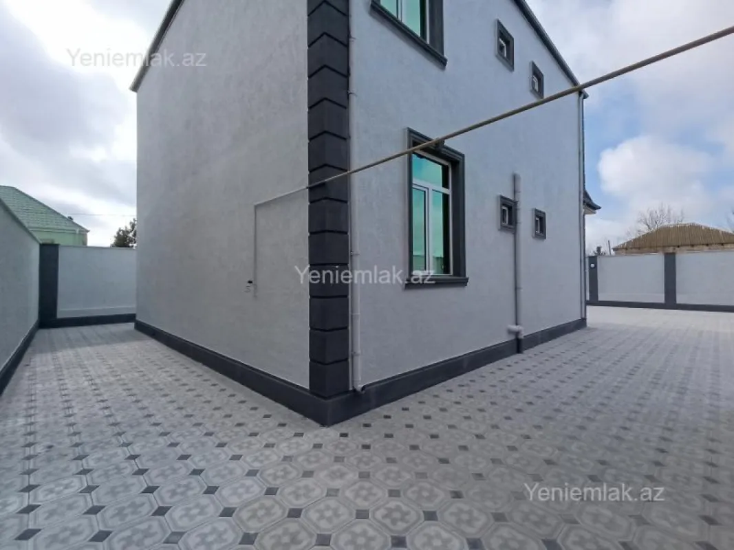 Satılır 5 otaqlı həyət evi 220 m²