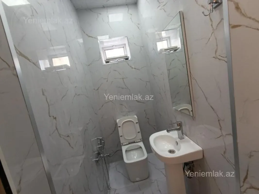 Satılır 5 otaqlı həyət evi 220 m²