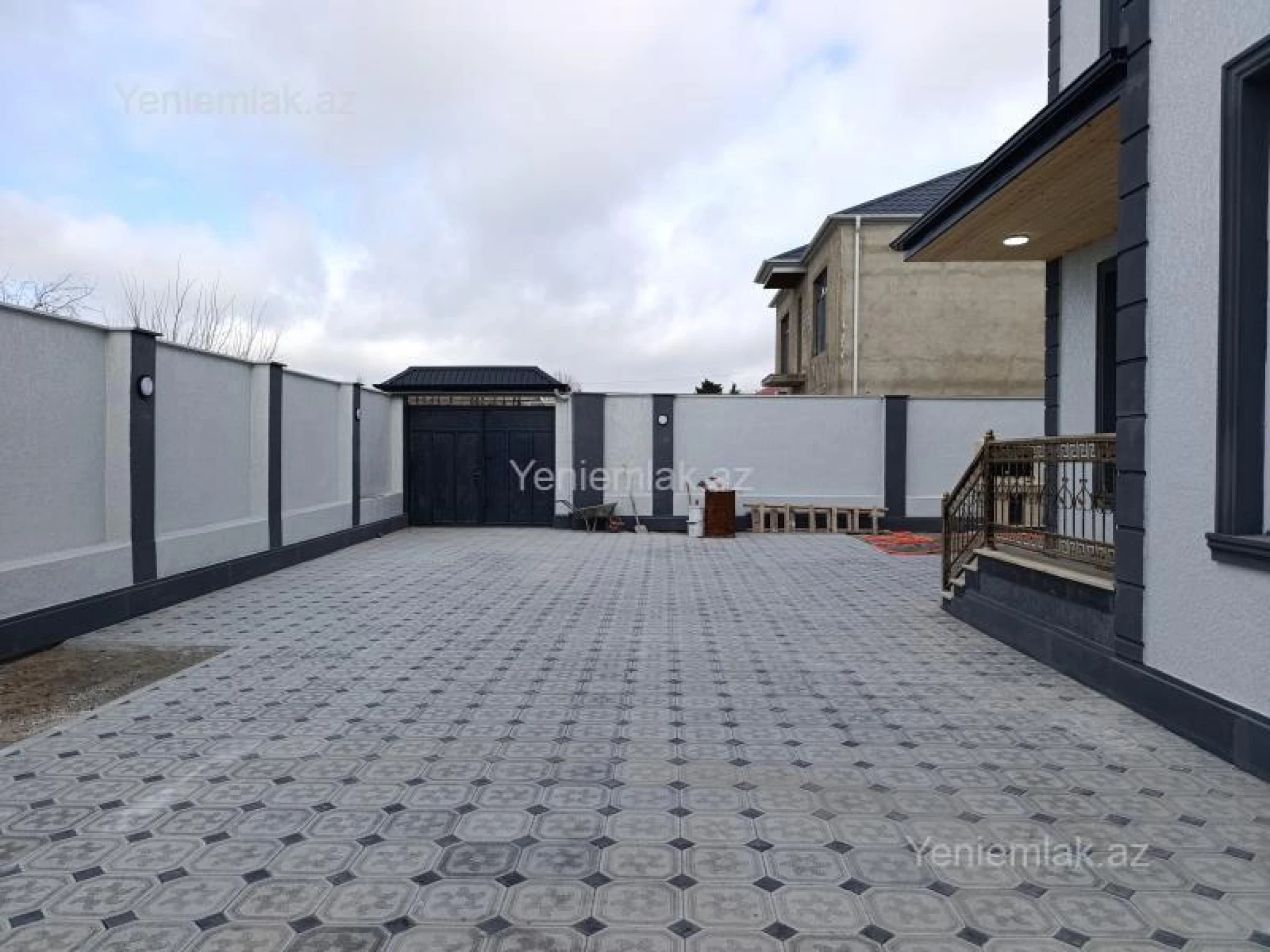 Satılır 5 otaqlı həyət evi 220 m²