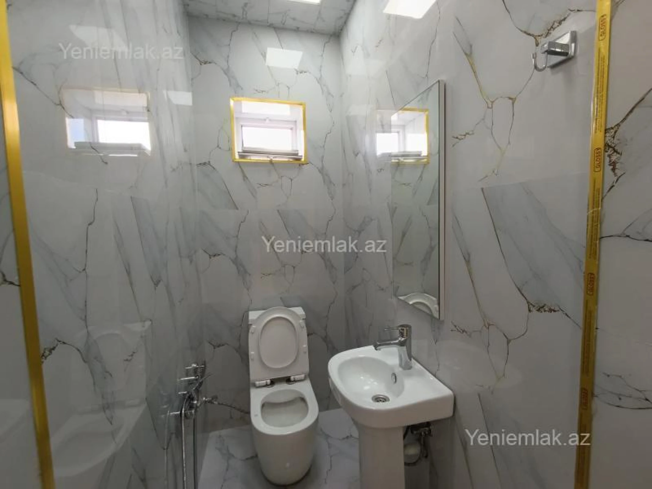 Satılır 5 otaqlı həyət evi 220 m²