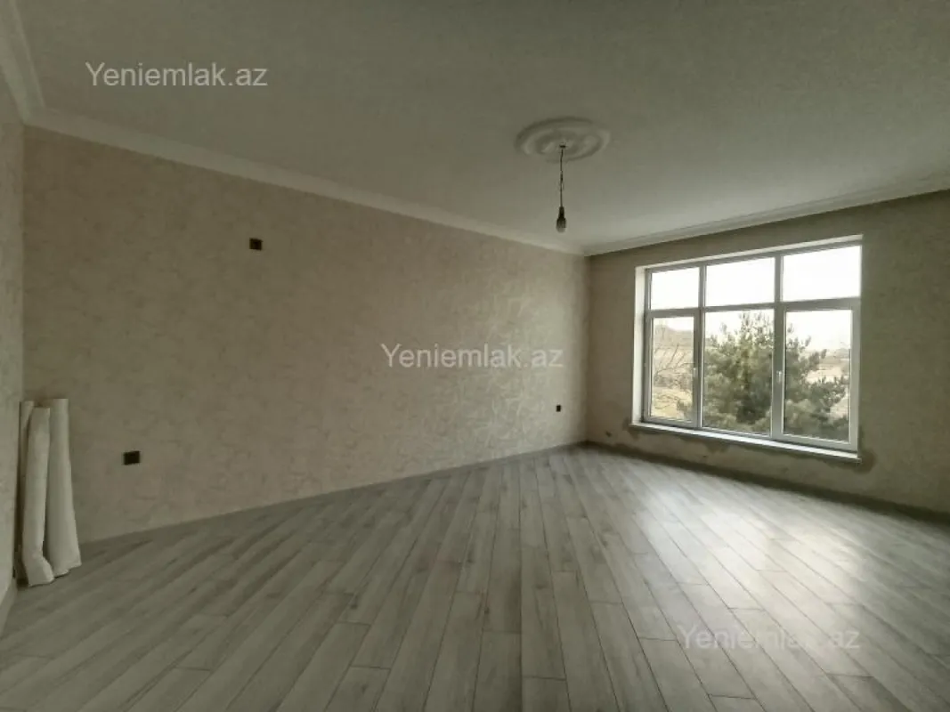 Satılır 5 otaqlı həyət evi 220 m²