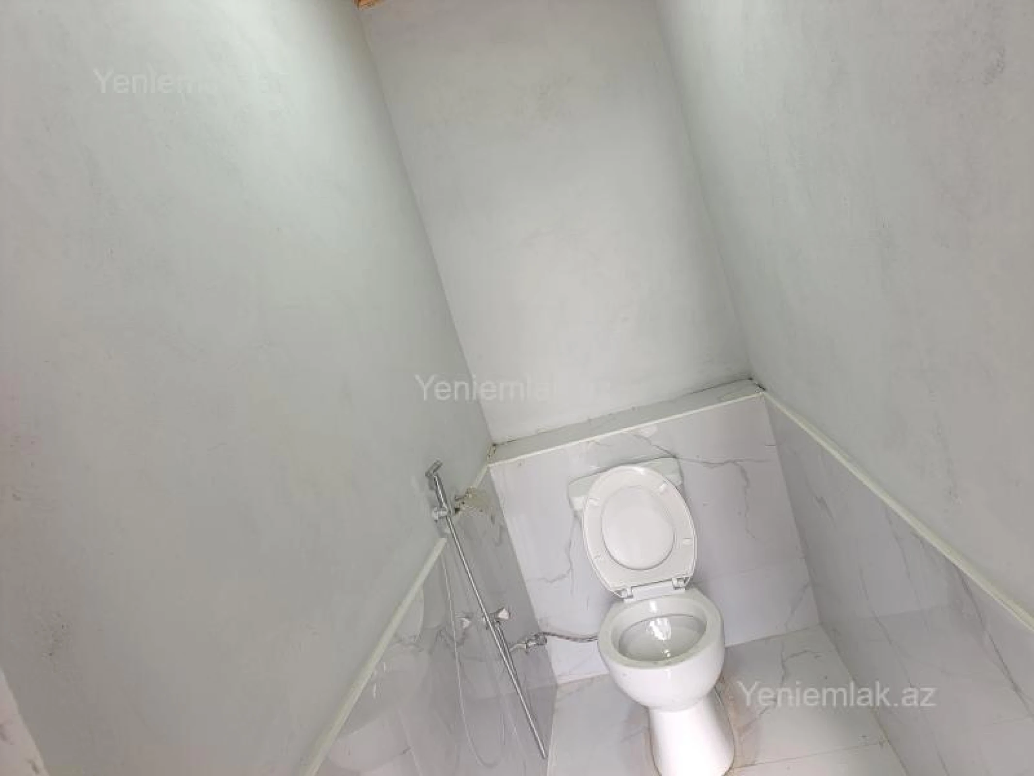 Satılır 5 otaqlı həyət evi 220 m²