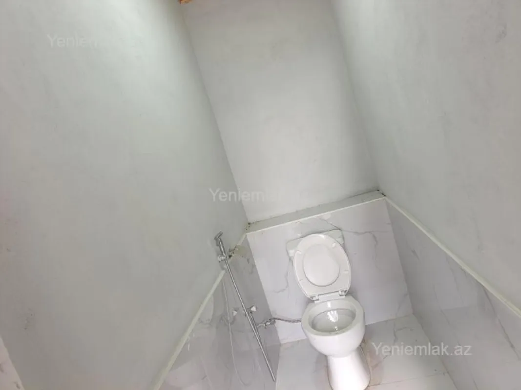 Satılır 5 otaqlı həyət evi 220 m²