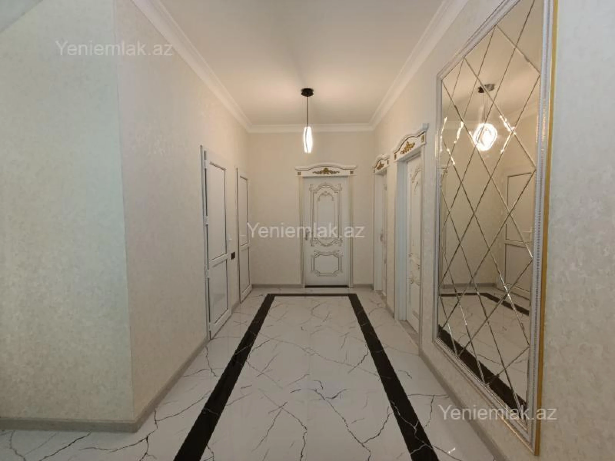 Satılır 5 otaqlı həyət evi 220 m²