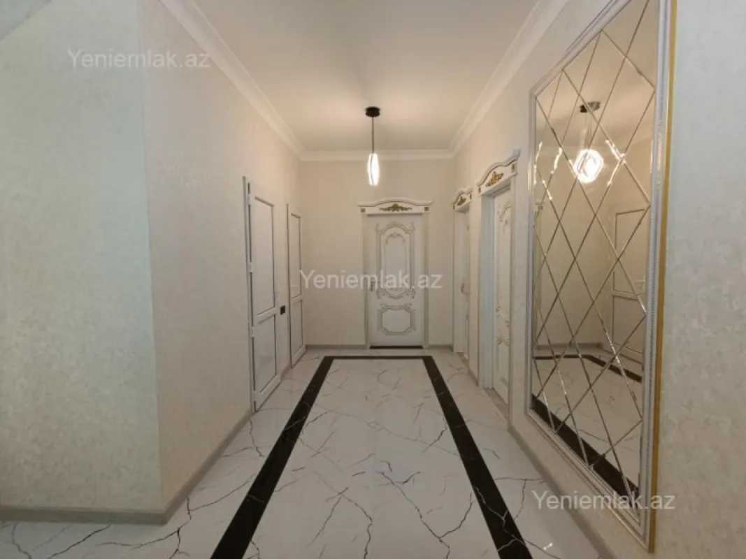 Satılır 5 otaqlı həyət evi 220 m²