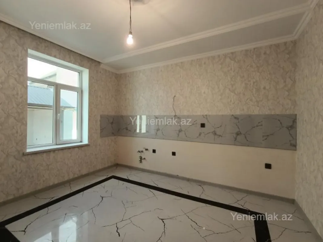 Satılır 5 otaqlı həyət evi 220 m²