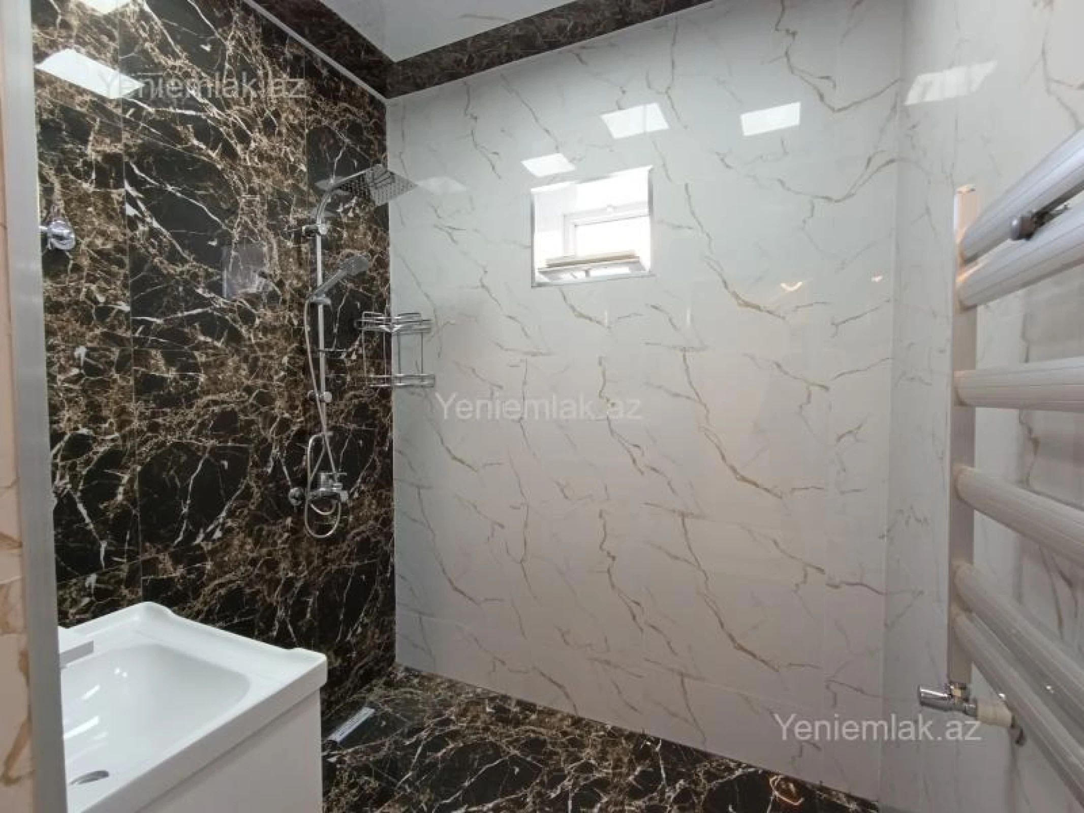 Satılır 5 otaqlı həyət evi 220 m²