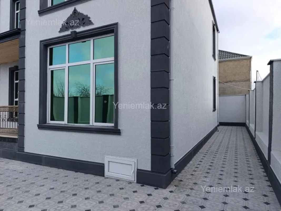 Satılır 5 otaqlı həyət evi 220 m²