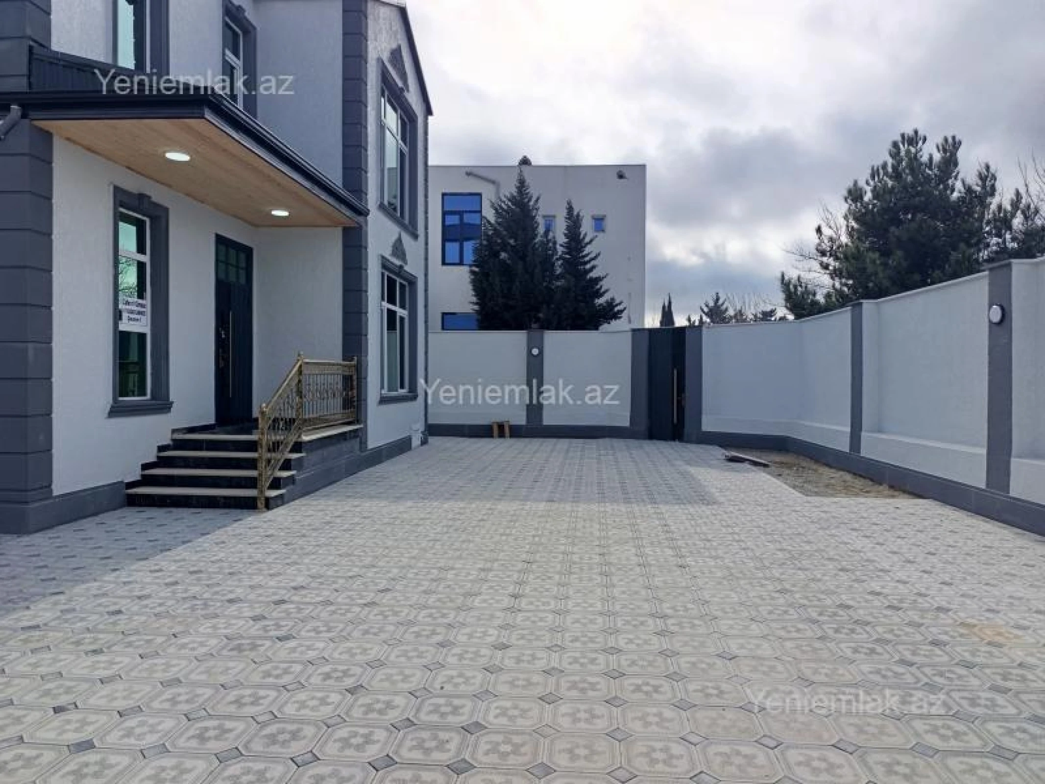 Satılır 5 otaqlı həyət evi 220 m²