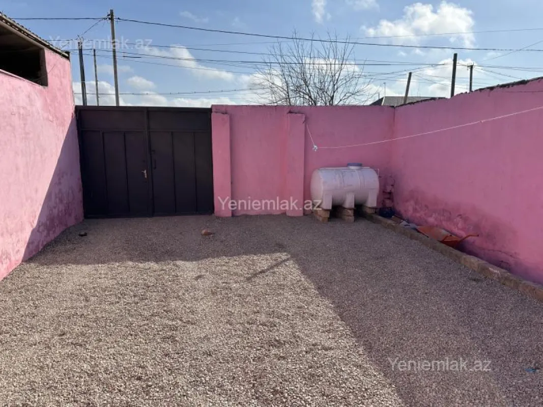 Satılır 3 otaqlı həyət evi 82 m²