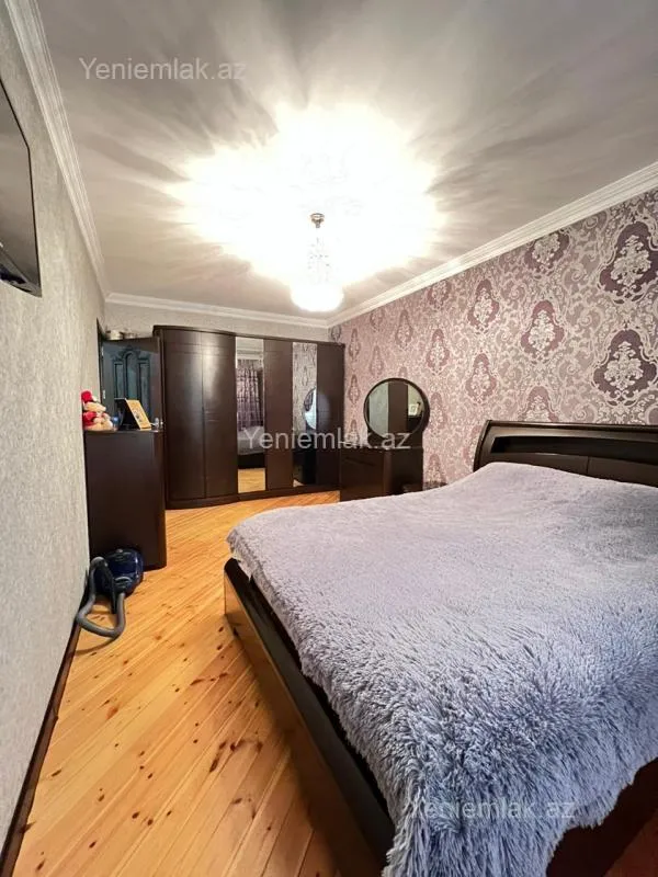 Satılır 3 otaqlı köhnə tikili 80 m²
