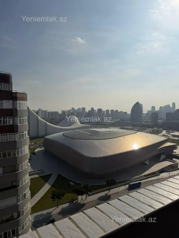 Satılır 3 otaqlı yeni tikili 128 m²