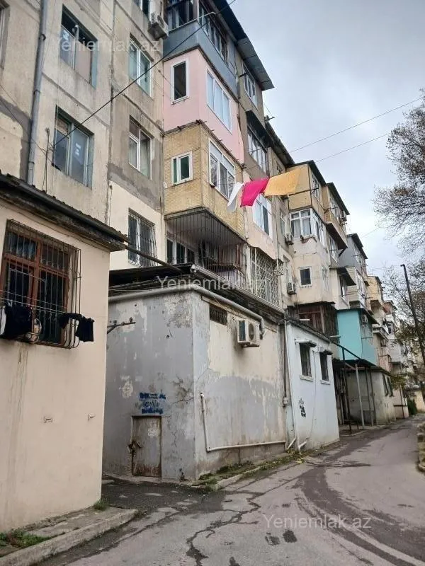 Satılır 3 otaqlı köhnə tikili 65 m²
