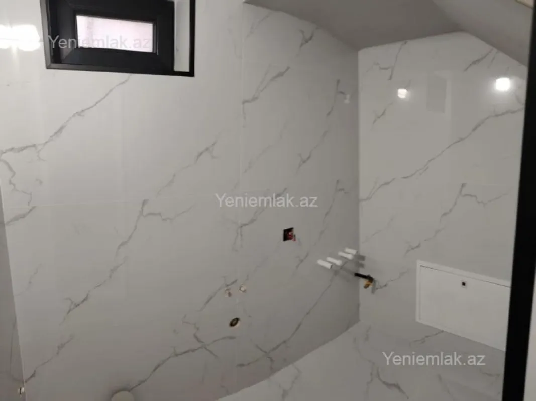 Satılır 5 otaqlı həyət evi 200 m²
