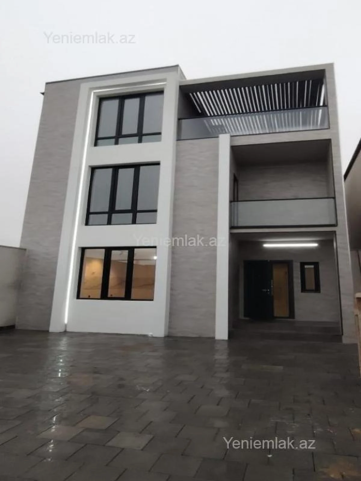 Satılır 5 otaqlı həyət evi 200 m²