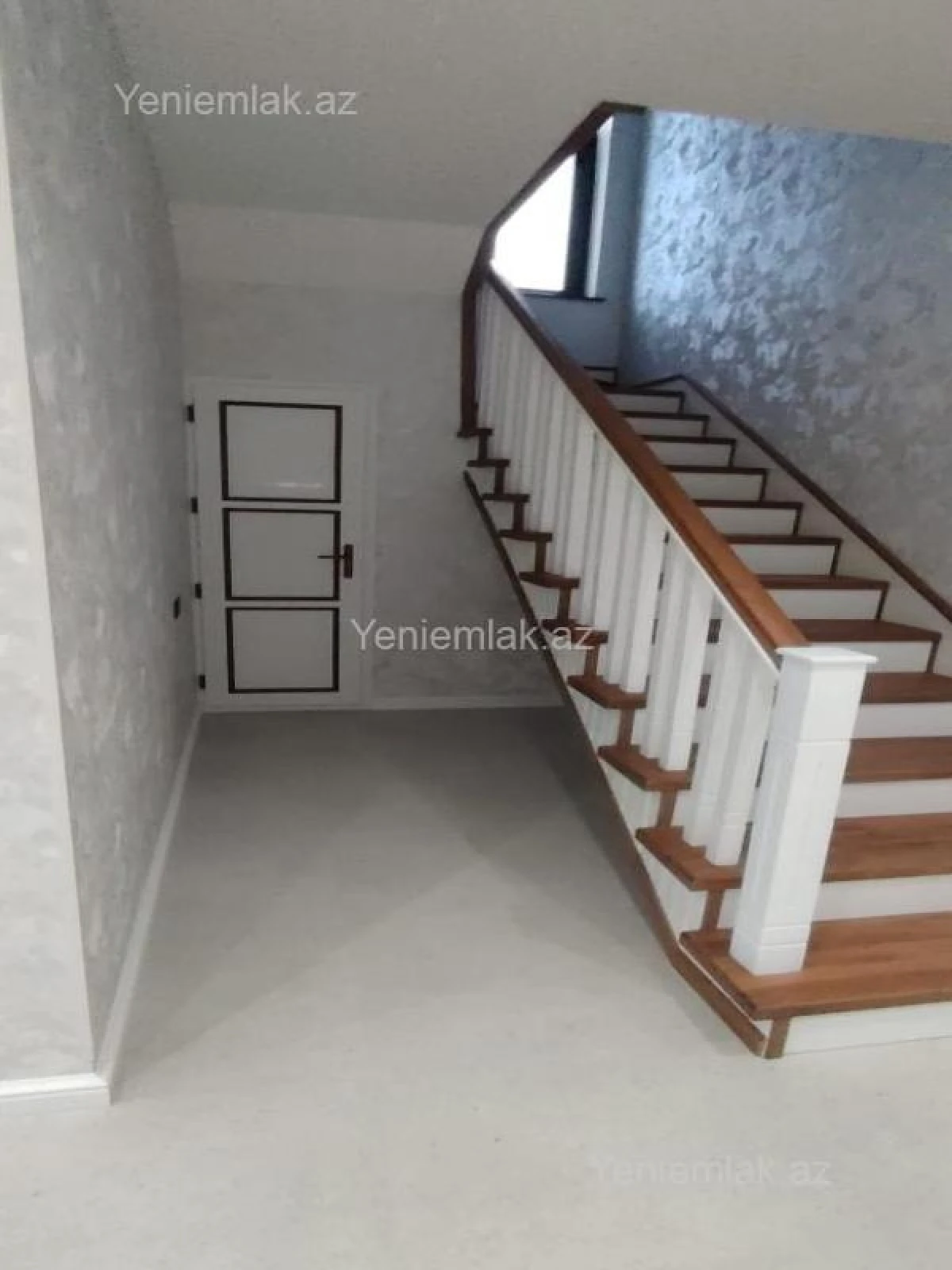 Satılır 5 otaqlı həyət evi 200 m²