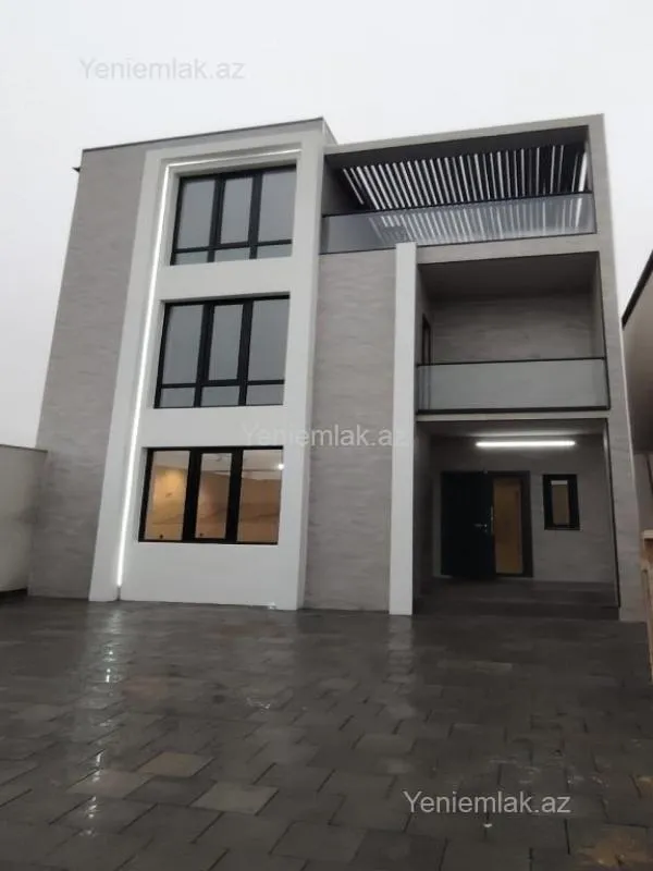 Satılır 5 otaqlı həyət evi 200 m²