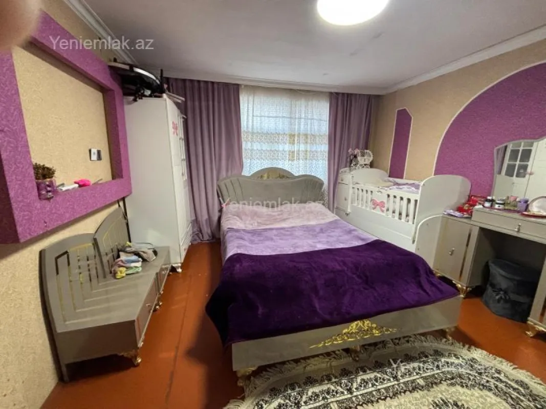 Satılır 4 otaqlı həyət evi 100 m²