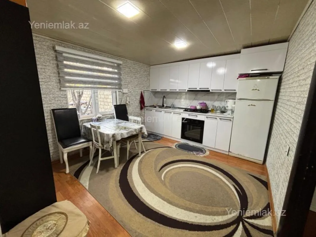 Satılır 4 otaqlı həyət evi 100 m²