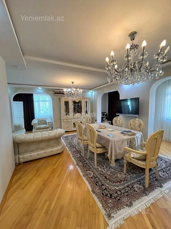 Satılır 4 otaqlı köhnə tikili 110 m²