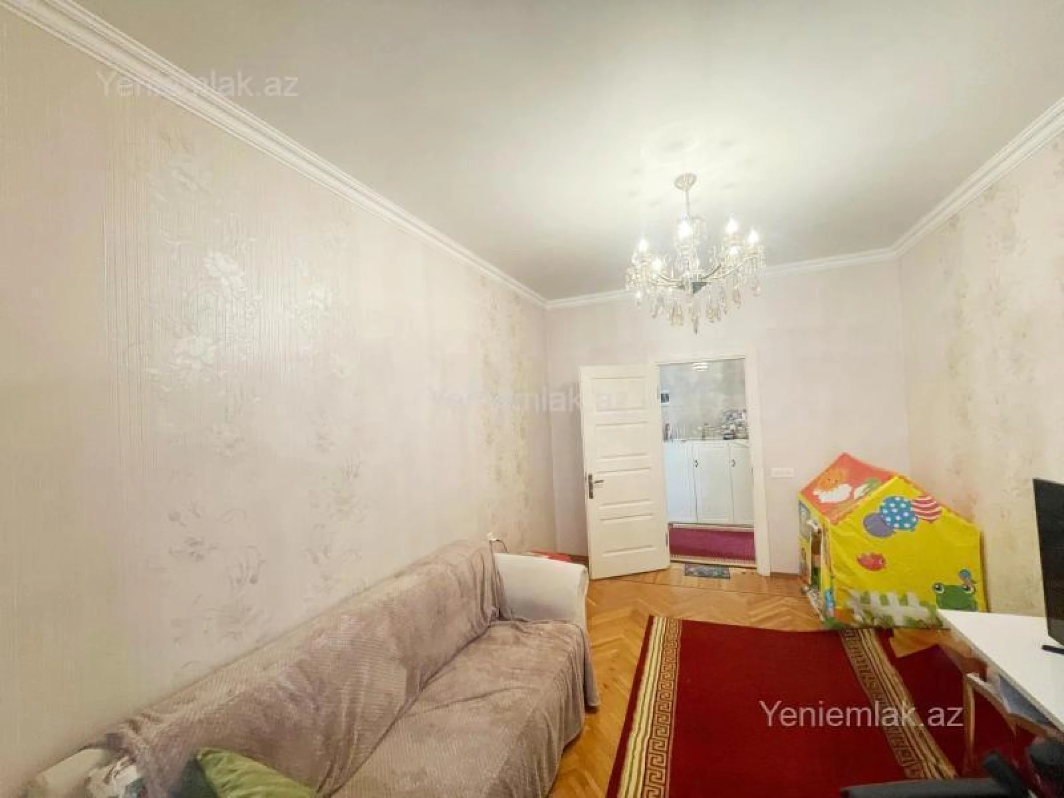 Satılır 4 otaqlı köhnə tikili 110 m²