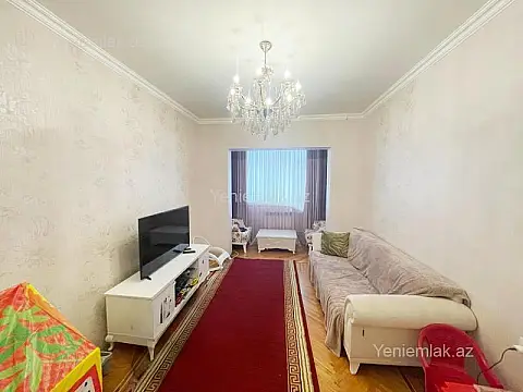 Satılır 4 otaqlı köhnə tikili 110 m²
