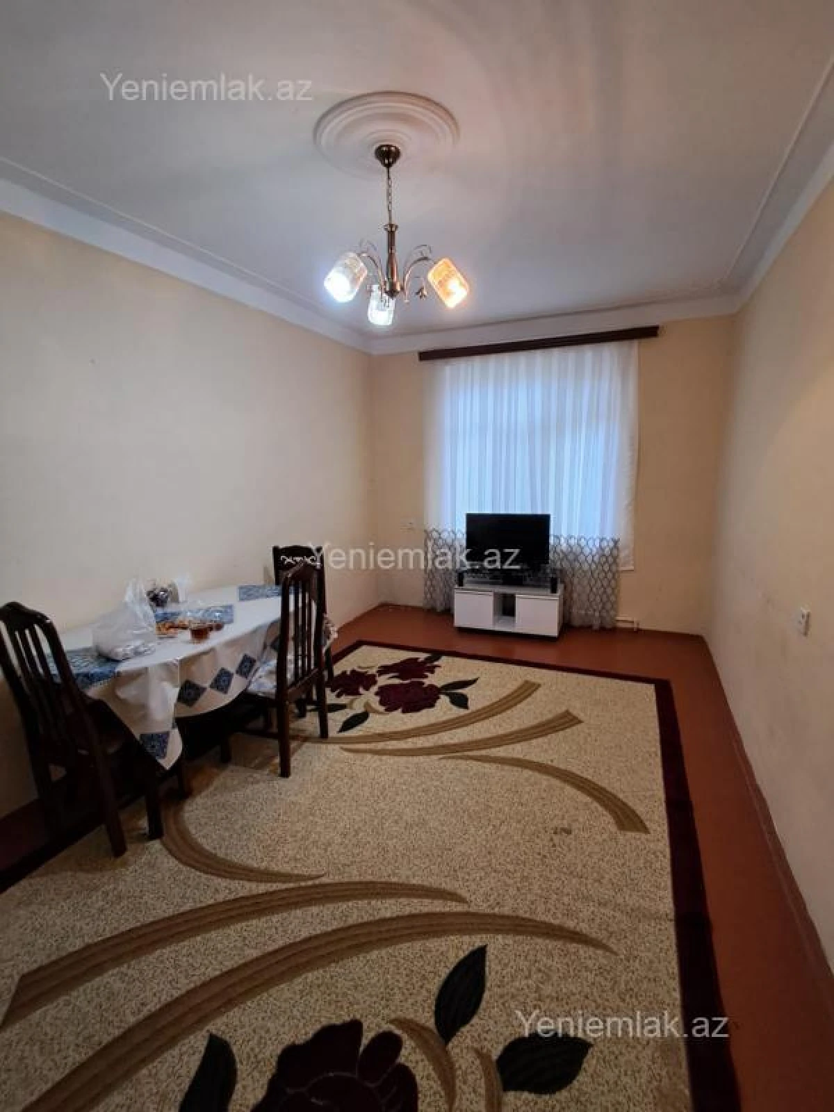 Satılır 2 otaqlı köhnə tikili 65 m²