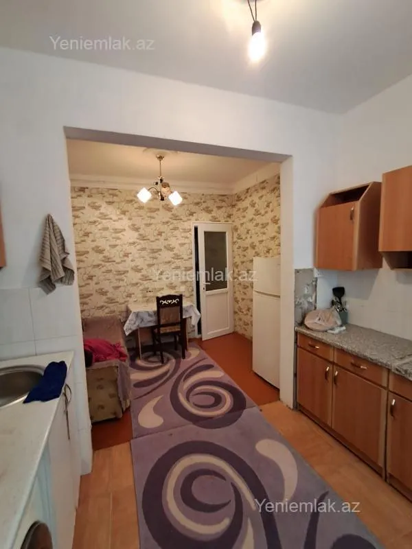 Satılır 2 otaqlı köhnə tikili 65 m²