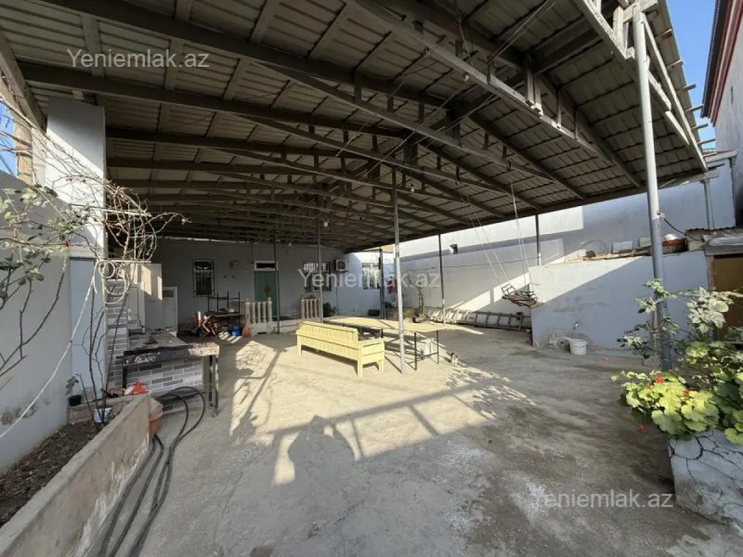 Satılır 4 otaqlı həyət evi 150 m²