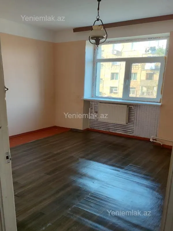 Satılır 2 otaqlı köhnə tikili 54 m²