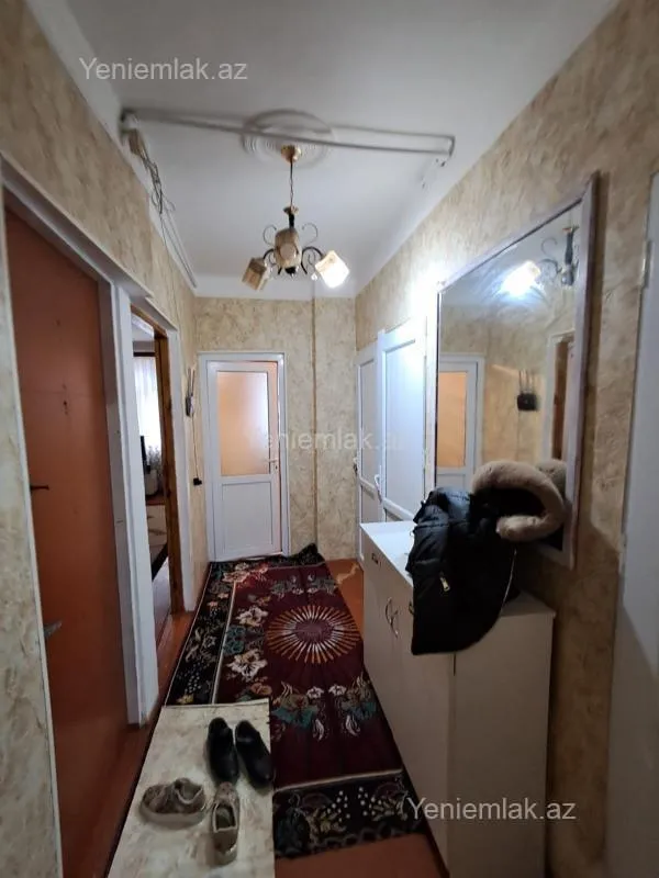 Satılır 2 otaqlı köhnə tikili 64 m²
