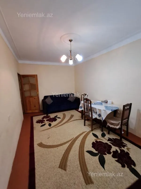 Satılır 2 otaqlı köhnə tikili 64 m²