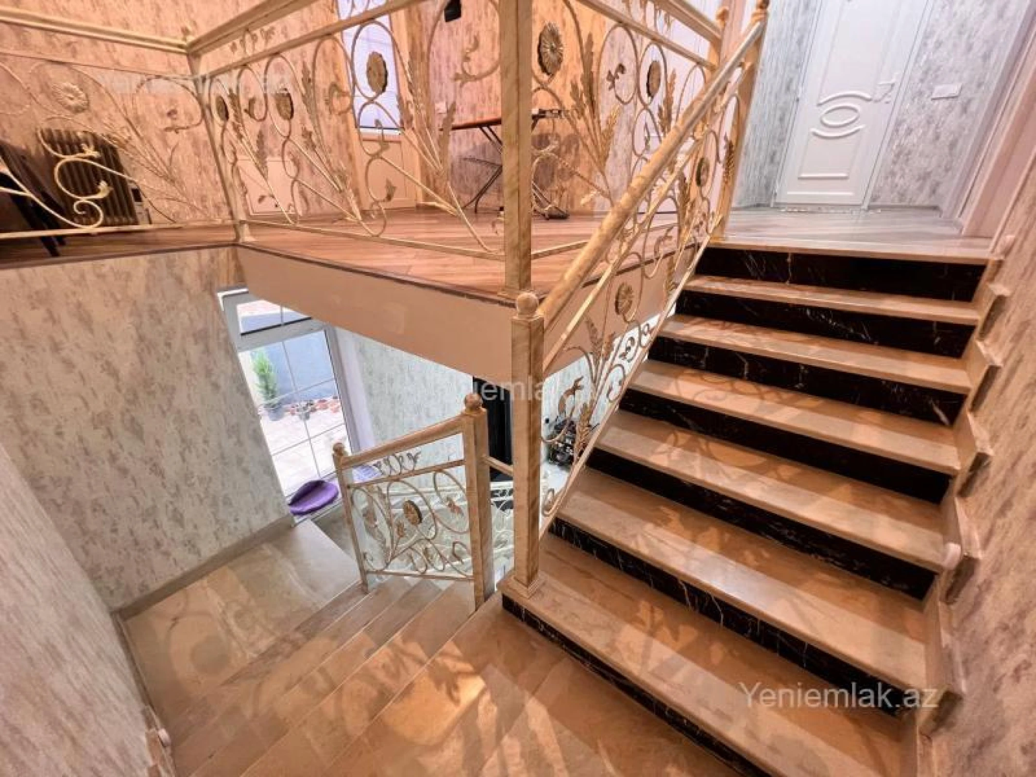 Satılır 5 otaqlı həyət evi 136 m²