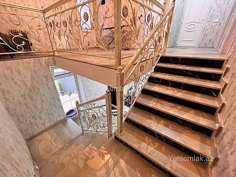 Satılır 5 otaqlı həyət evi 136 m²