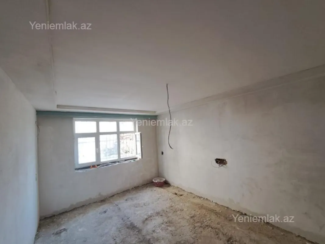 Satılır 6 otaqlı köhnə tikili 120 m²